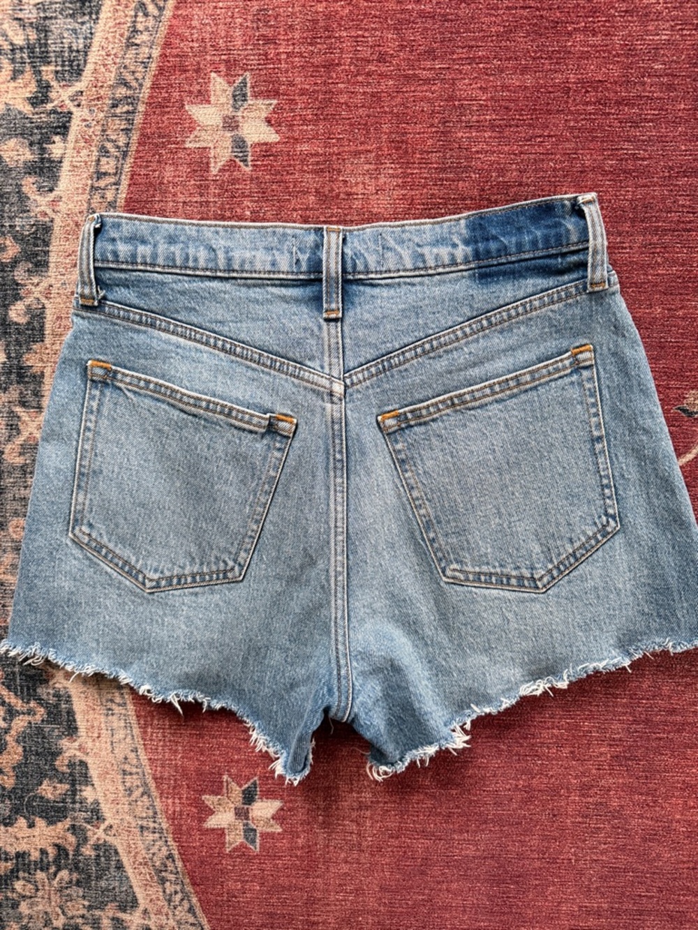 A & F The ‘90s Relaxed Cutoff Short Size 27 - Picture 3 of 8